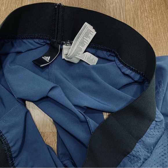 Women’s Adidas Shorts Pockets Athletic Stretchy Running Curved Hem M Navy Blue - Picture 8 of 13